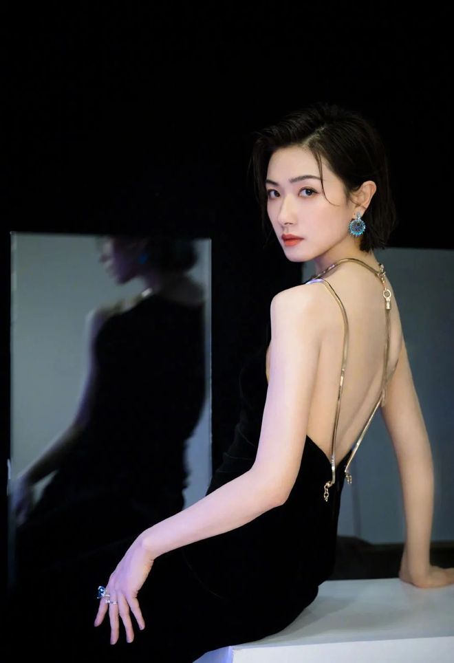 一直被嫌弃的浮夸「链条」这回还真的有点好看(图27)