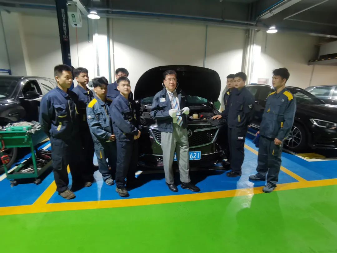 全手工修复当时上海唯一的劳斯莱斯！这位“汽车神医”的传奇故事(图1)
