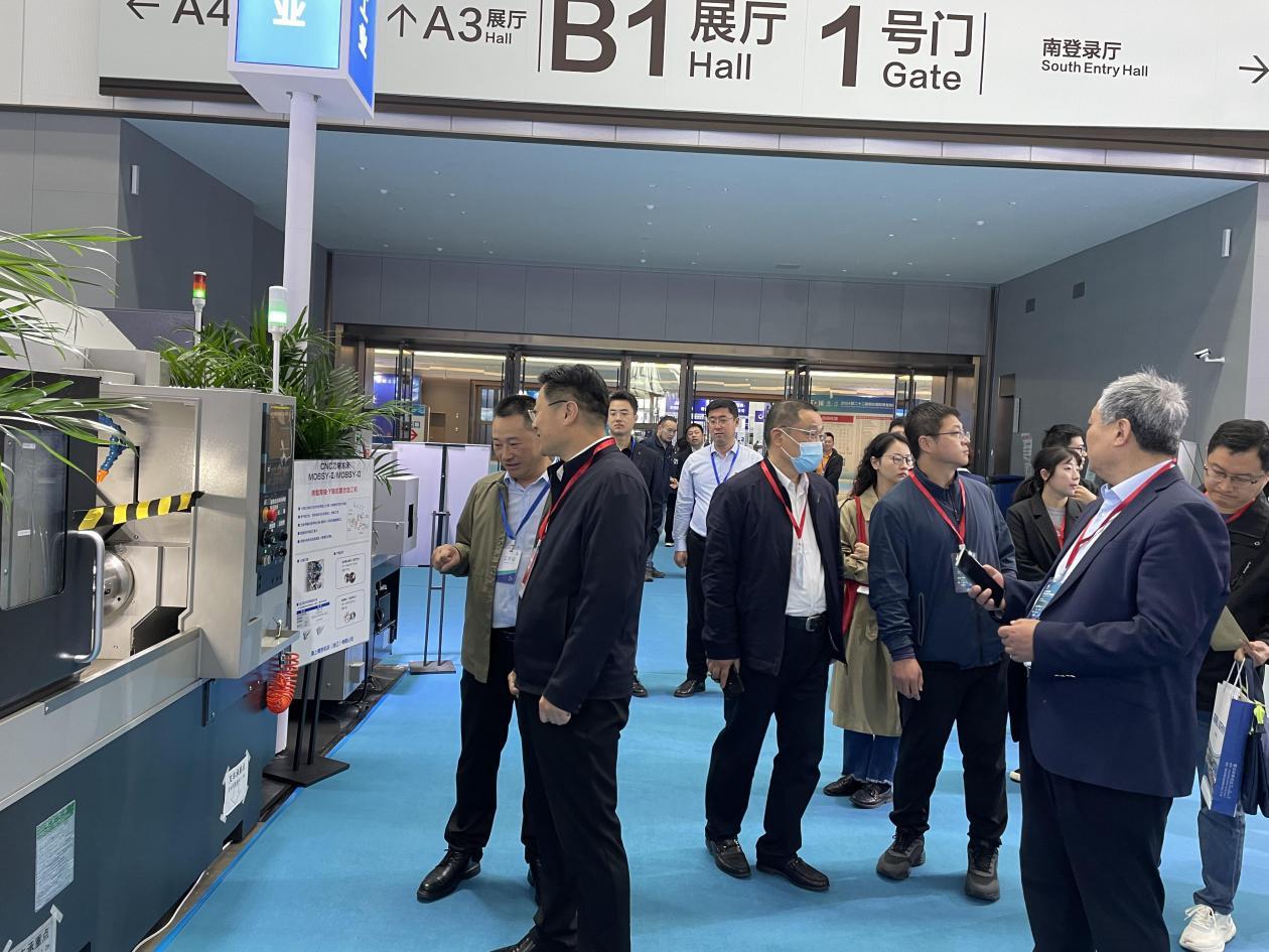 市会展业服务中心赴烟台装备制造业博览会对接服务(图2)