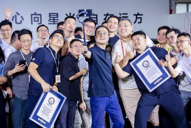 972天交付20万台极氪001刷新中国高端纯电速度纪录(图4)