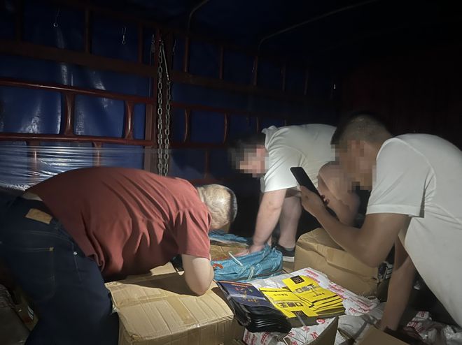 涉案金额2200万！湖南益阳警方斩断一制售假冒槟榔犯罪链条35人落网(图6)