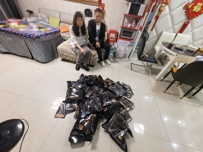 涉案金额2200万！湖南益阳警方斩断一制售假冒槟榔犯罪链条35人落网(图8)