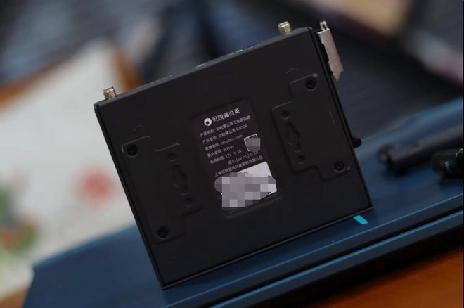 支持4G上网和异地组网跨地域也能远程维护：蒲公英R300A评测(图5)