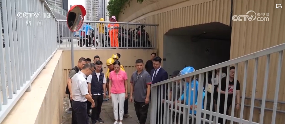 党旗在基层一线高高飘扬支部建在“流动链条”上城市“小蜜蜂”成基层治理新力量(图5)