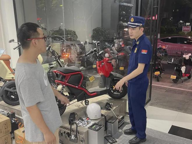 蓝电行动鹿城：立足五个维度纵深推进电动自行车安全隐患全链条整治行动(图1)