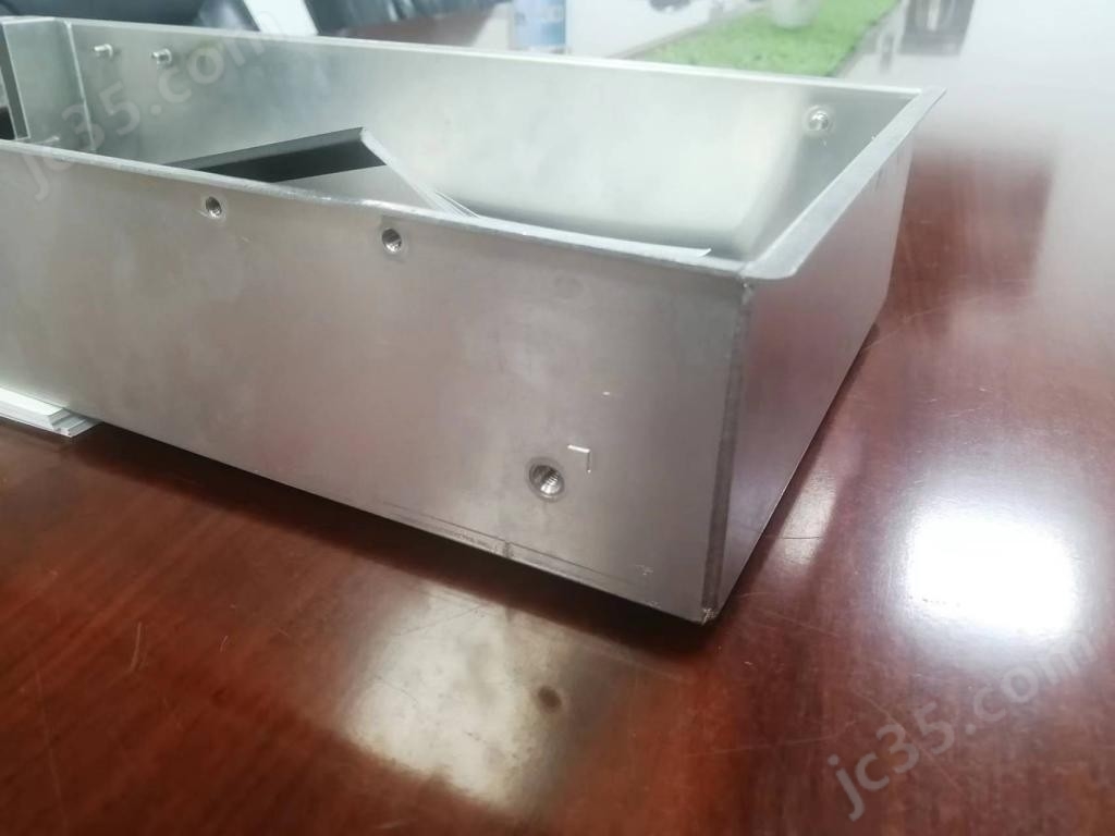 储能逆变器钣金自动机器人激光焊接设备(图4)