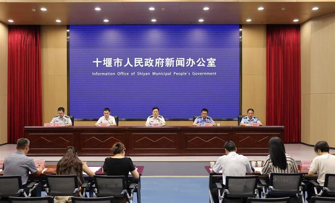 十堰市全链条整治电动自行车安全隐患查处违法72830起(图1)