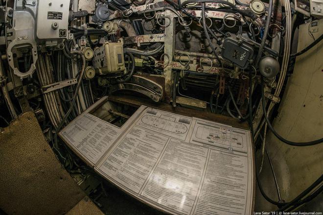 锈蚀在克里米亚的641B型“鲶鱼”项目B-380潜艇(图12)