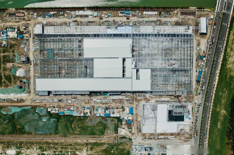 特斯拉上海储能超级工厂建设加速主体厂房进度超六成！(图2)