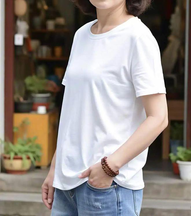 女人到了五十岁尽量少戴这3种“假时髦”首饰会显廉价又俗气(图20)