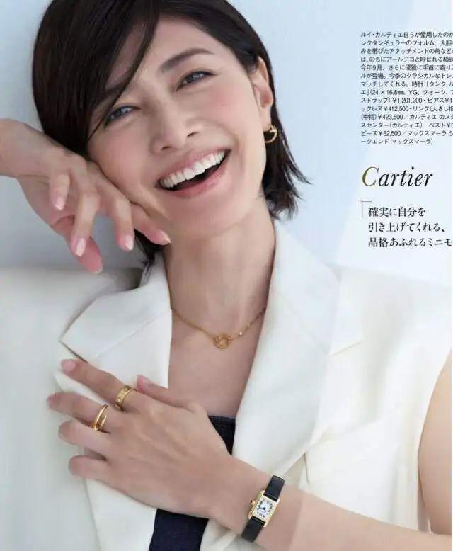 女人到了五十岁尽量少戴这3种“假时髦”首饰会显廉价又俗气(图22)