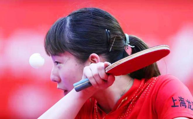 0比3惨败日本黑马！00后天才少女无缘4强网友：关键比赛掉链子(图4)