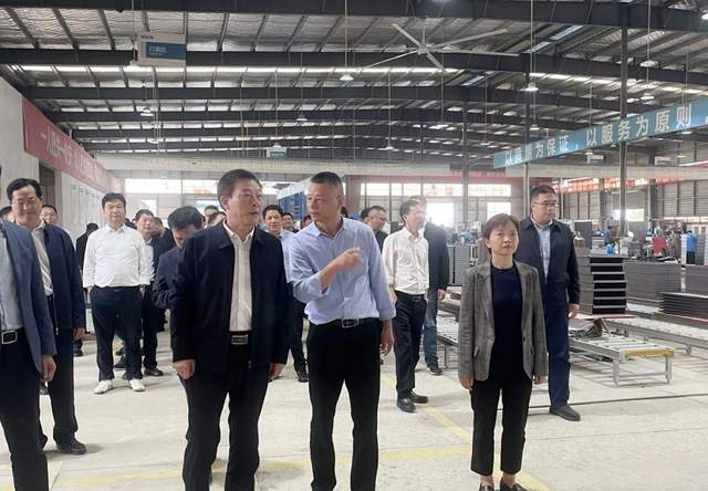 VOLAB丨热烈欢迎安徽省太湖县领导莅临沃尔莱博考察调研(图1)