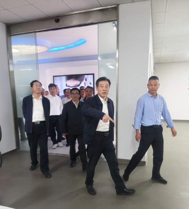 VOLAB丨热烈欢迎安徽省太湖县领导莅临沃尔莱博考察调研(图4)