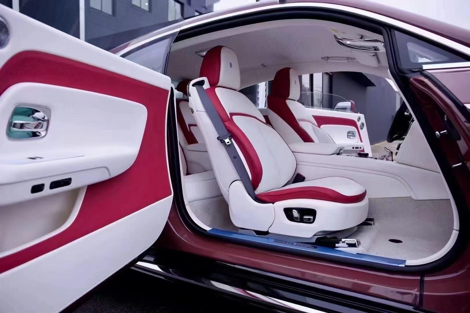 2024款劳斯莱斯闪灵纯电车平行进口最新优惠30万(图4)