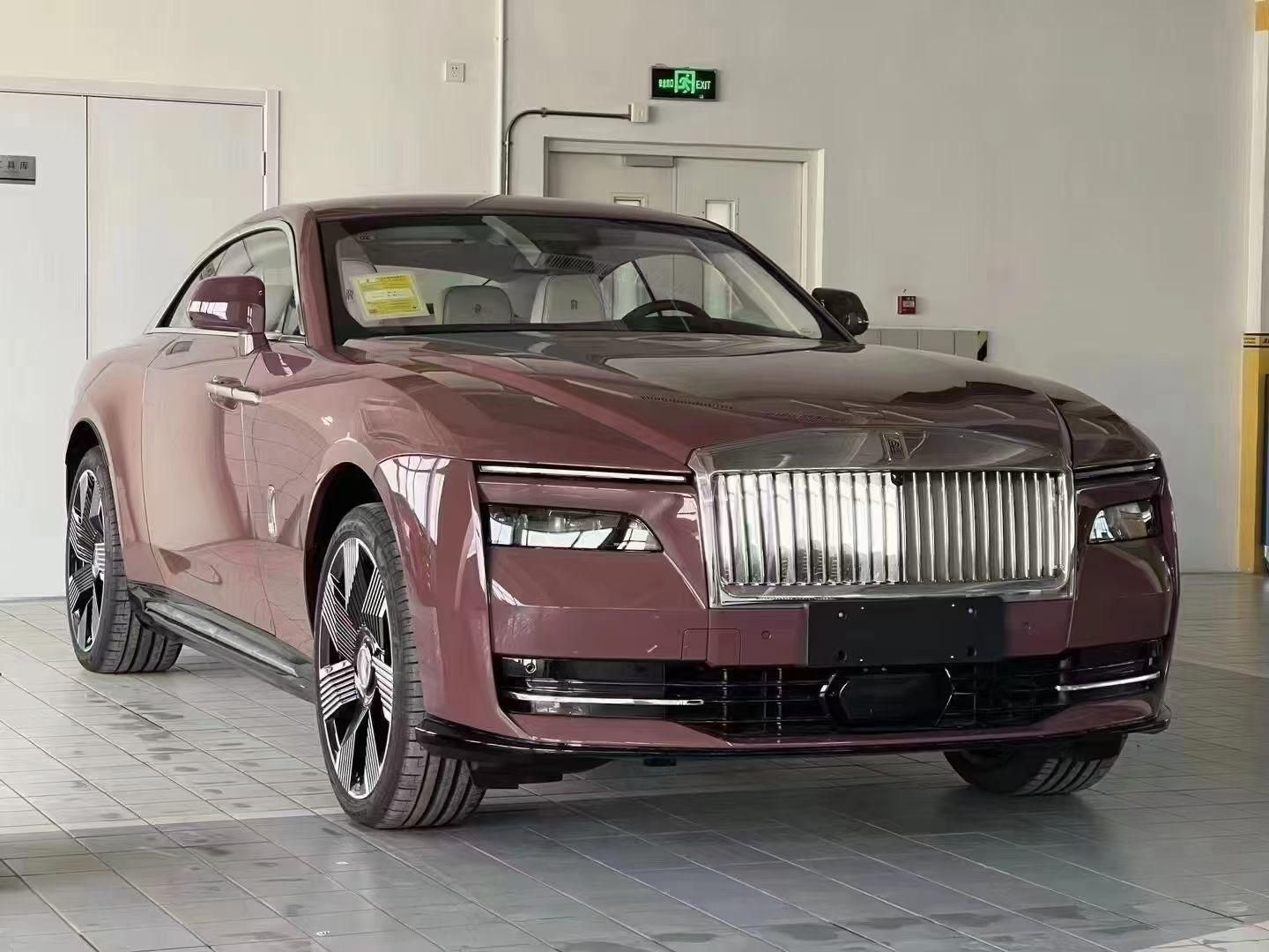 2024款劳斯莱斯闪灵纯电车平行进口最新优惠30万(图2)