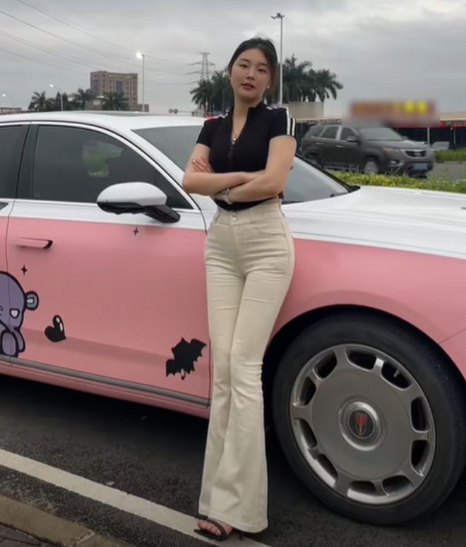 劳斯莱斯被撞事件后续！女车主两次改口货车司机脱困网友大赞(图7)