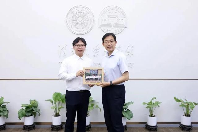 27岁清华博士任上海交大博导本人回应走红：不希望给大家带来年龄焦虑(图3)