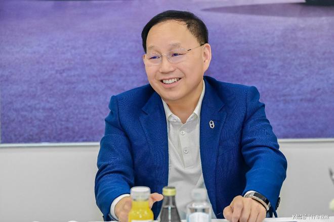 与用户共话新豪华：问界深耕全链条服务树立新豪华行业标杆(图2)