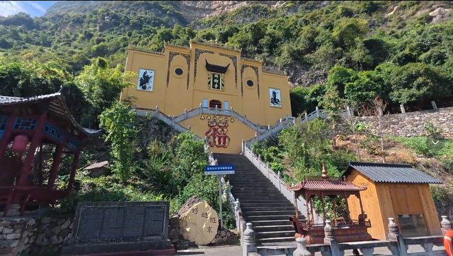 宜昌令人费解的景区链子锁崖闻所未闻知名度颇高却垃圾遍野(图4)