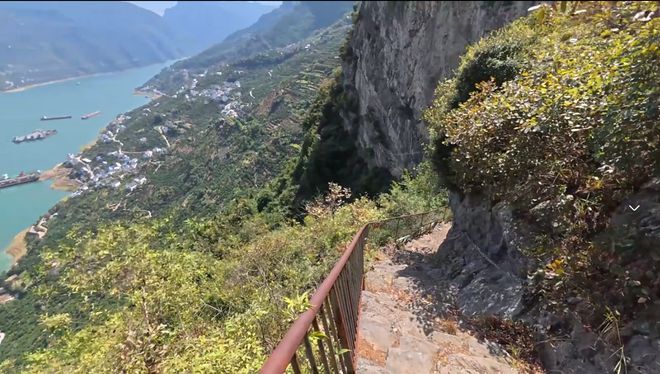 宜昌令人费解的景区链子锁崖闻所未闻知名度颇高却垃圾遍野(图6)