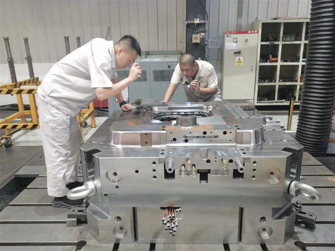 一汽铸锻：铸造模具设备厂全员共迎挑战勇突破砥砺奋进向未来(图1)