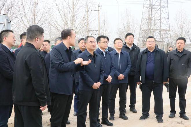 区委、区政府主要领导调研督导重点项目建设工作•区委主要领导到有关企业考察调研(图1)