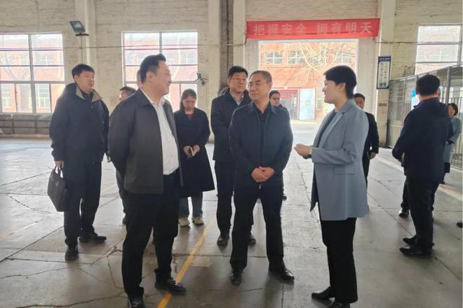区委、区政府主要领导调研督导重点项目建设工作•区委主要领导到有关企业考察调研(图3)