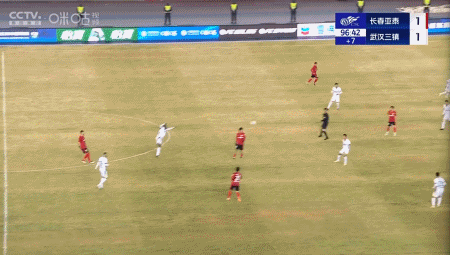 1-1菜鸟互啄！贝里奇没穿射门靴图多列太业余了！谢晖把亚泰毁了(图15)