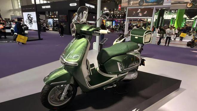 2025北京摩展︱凯威MBP秀了一篮球场的新车！(图10)