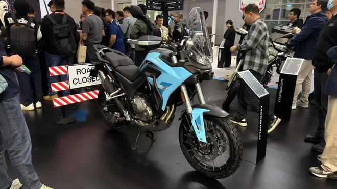 2025北京摩展︱凯威MBP秀了一篮球场的新车！(图22)