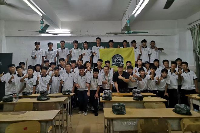 【高新故事】平凡中的非凡“老朱”的36载汽车匠心(图8)