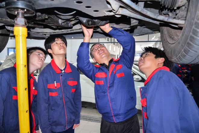 【高新故事】平凡中的非凡“老朱”的36载汽车匠心(图11)