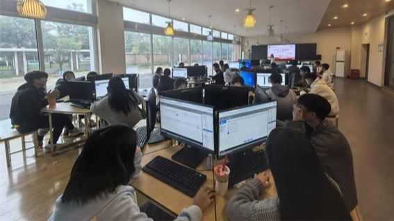 四川省商贸学校开设第二课堂促进学生全面发展(图1)