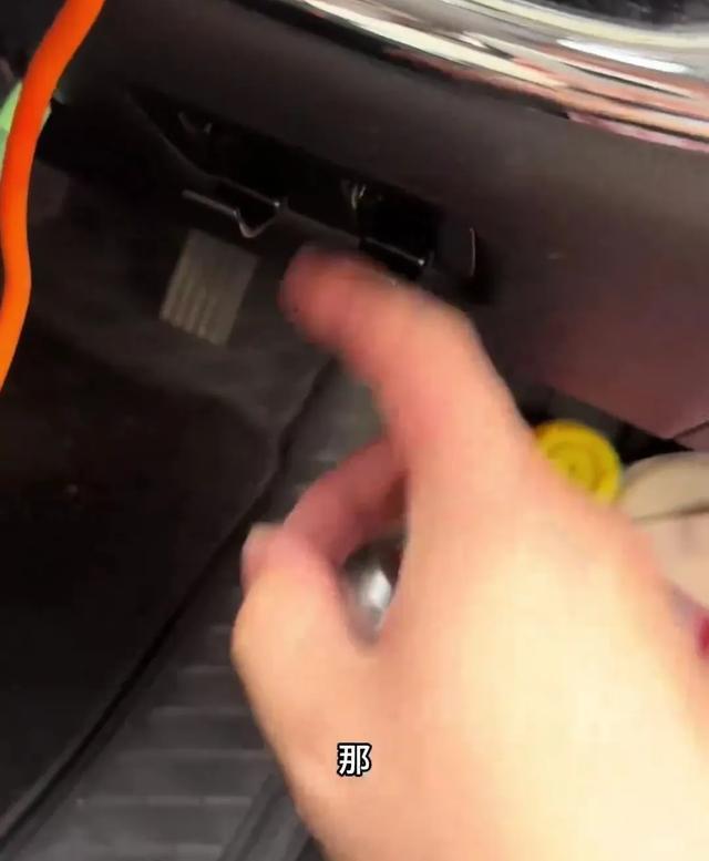 男子发现广西车和外地车的区别广西人为了买粉方便真是用尽心思(图1)