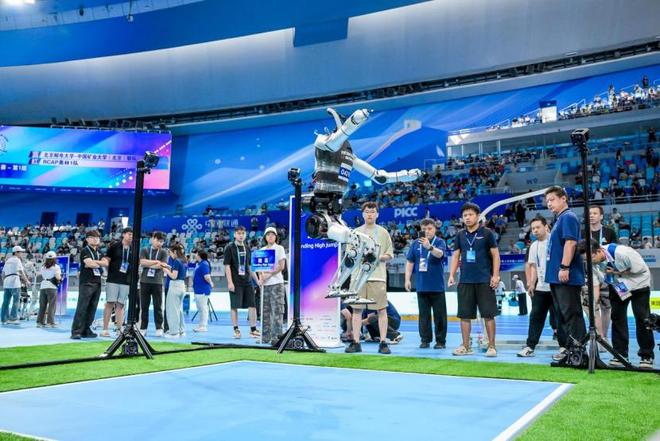 2025世界人形机器人运动会赛程过半8块金牌顺利产生！(图1)