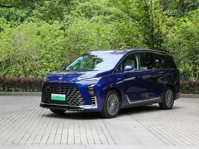 全系都是头等舱！别克全新GL8陆尊3399万起纯电200km+5C快充(图3)