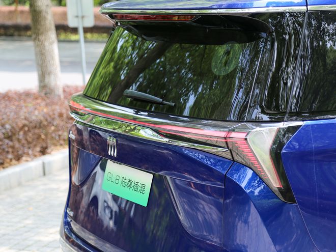 全系都是头等舱！别克全新GL8陆尊3399万起纯电200km+5C快充(图7)