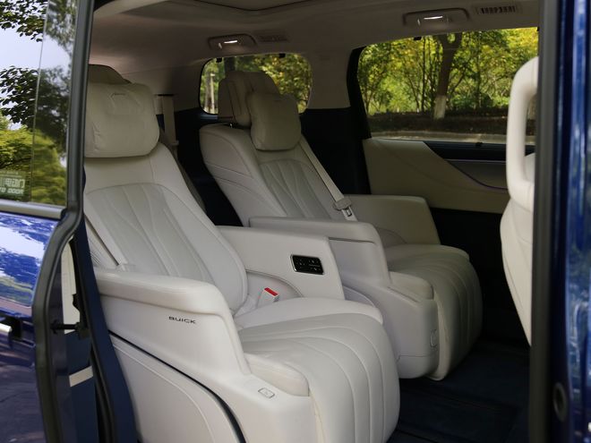 全系都是头等舱！别克全新GL8陆尊3399万起纯电200km+5C快充(图15)