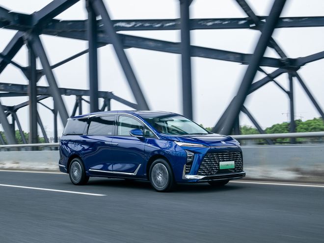 全系都是头等舱！别克全新GL8陆尊3399万起纯电200km+5C快充(图22)