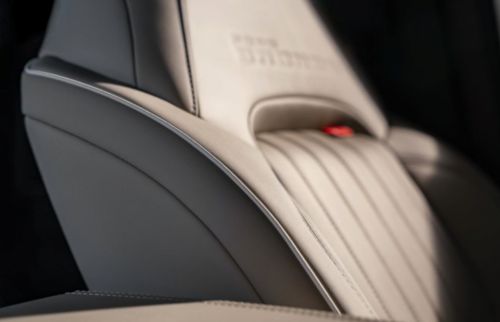 时光锻造潮流质感镌刻细节的奢华基因福特烈马1966炫亮成都车展(图3)