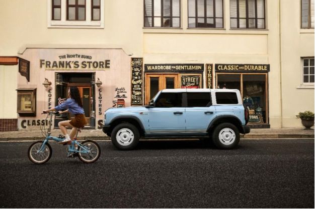 时光雕琢经典福特烈马1966在成都车展演绎潮流复古新章(图4)