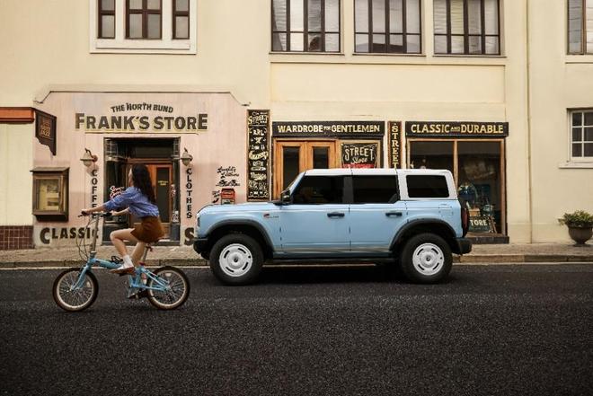 广绣骑楼遇见美式狂野:福特烈马1966打造跨界美学新范式(图2)