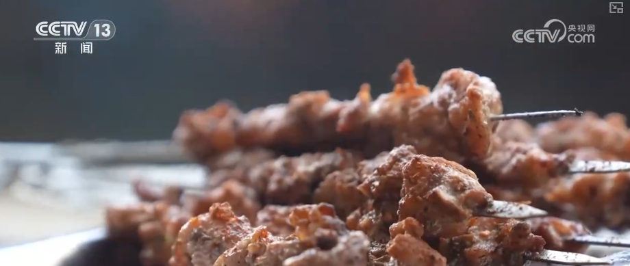 “顶流”美食满足味蕾活跃经济感受跨越地域“舌尖狂欢”解锁夜间经济新亮点(图19)