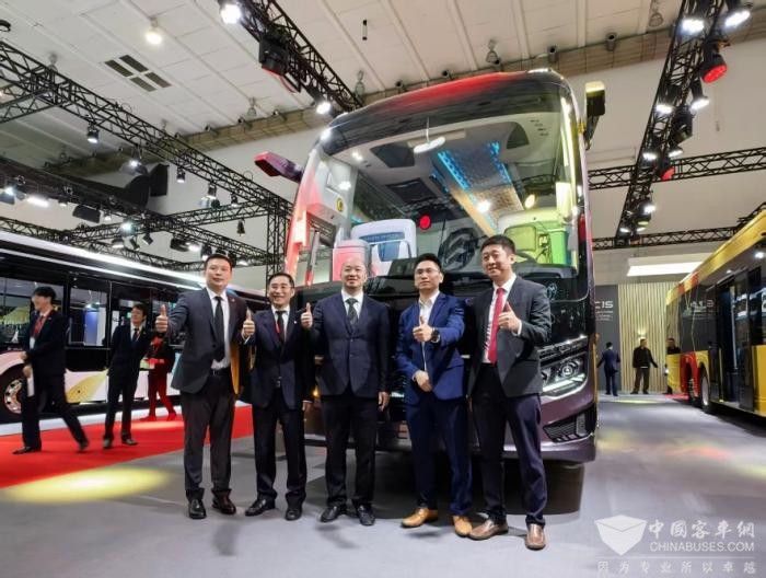 2025世界客车博览会金旅全新一代高端客车首发(图6)