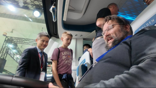 金旅全新一代高端客车亮相世界客车博览会(图7)