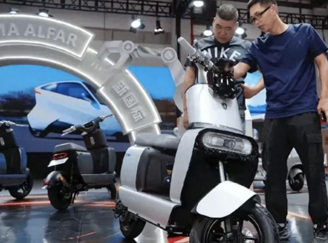 小包车有救了！55%限塑之下多款钣金电动车陆续亮相价格不贵！(图4)