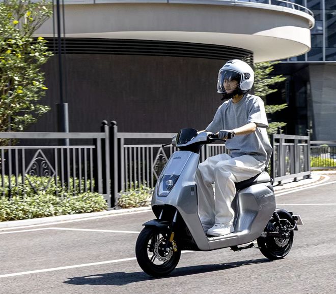 本田“钣金”两轮电动车亮相最大续航105公里能骑15年(图3)