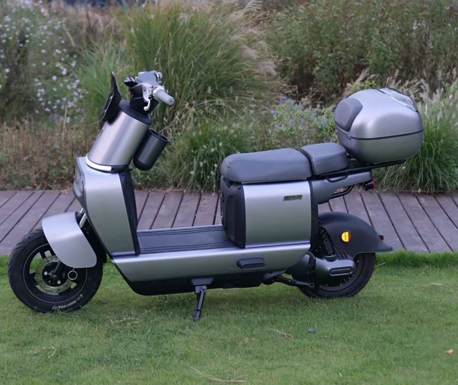 限重和限塑之下新国标电动车都长什么样？爱玛、立马给出了漂亮答案！(图3)