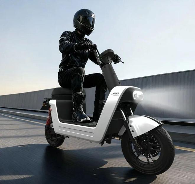 限重和限塑之下新国标电动车都长什么样？爱玛、立马给出了漂亮答案！(图4)